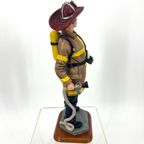 Vintage 2000 Red Hats of Courage Sentinel Of Courage 2/1945 Fireman Resin Figure - Picture 7 of 10